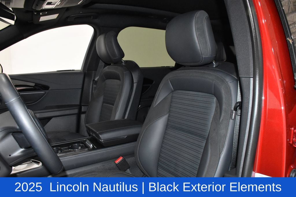 Used 2025 Lincoln Nautilus Reserve w/ Jet Appearance Package AWD/4WD image 23