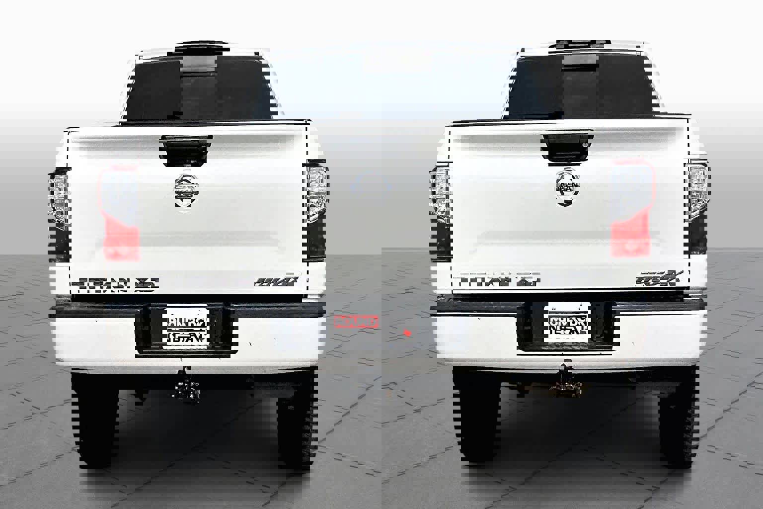 Used 2017 Nissan Titan PRO-4X image 5