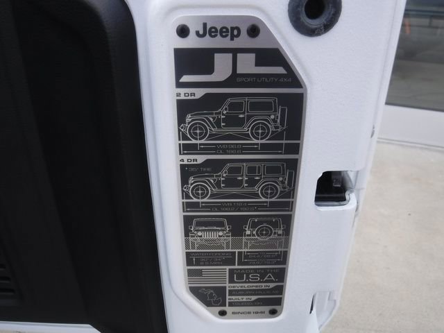 Used 2025 Jeep Wrangler Sport image 40