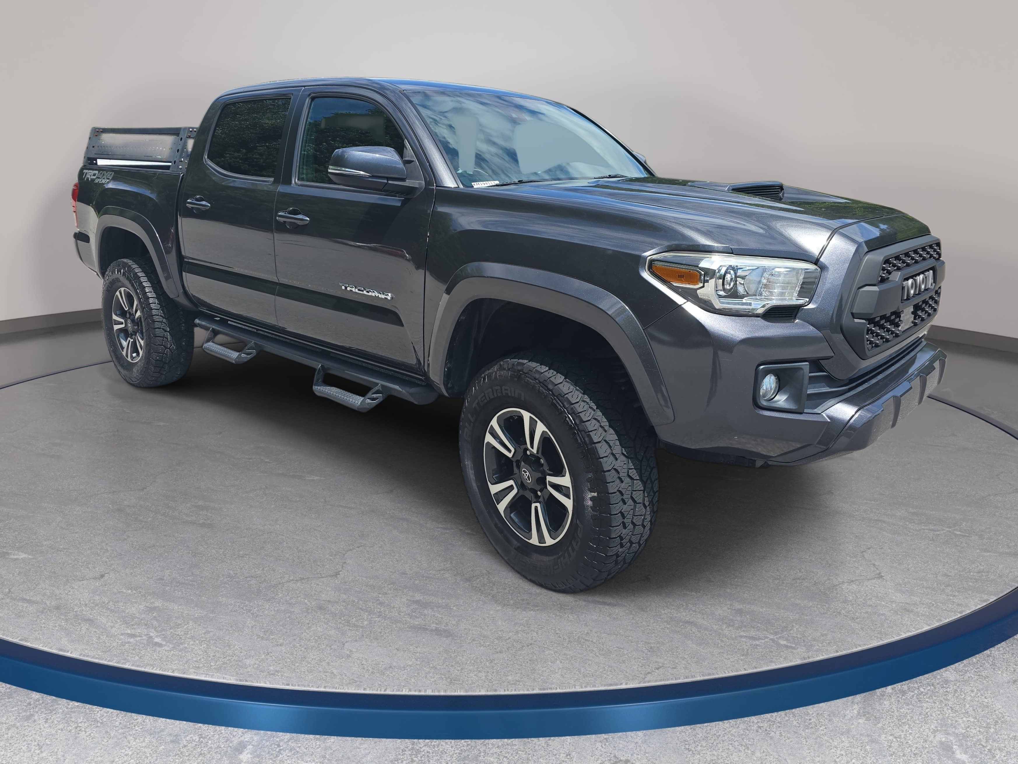 Used 2019 Toyota Tacoma TRD Sport AWD/4WD image 3