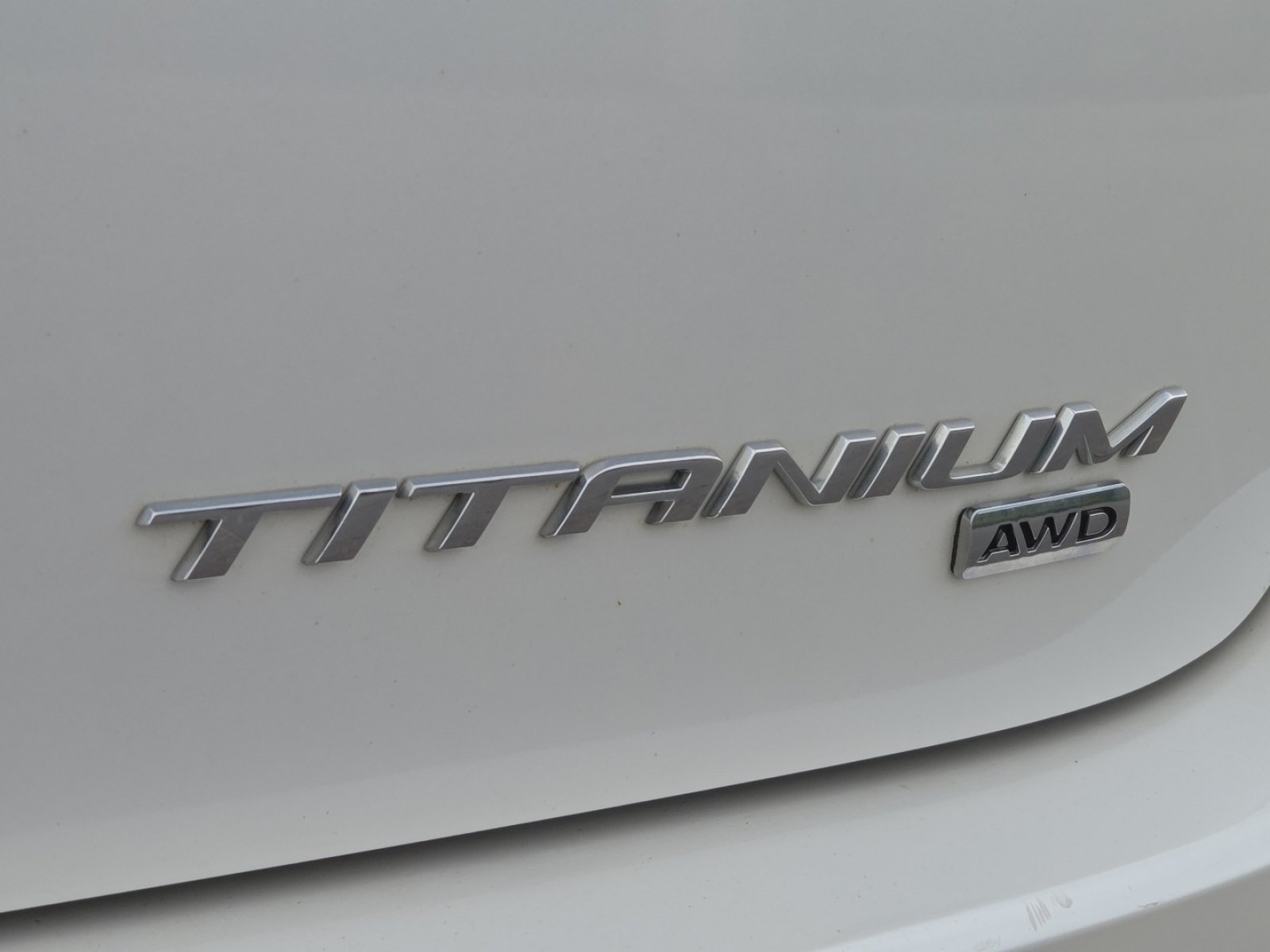 Used 2015 Ford Edge Titanium w/ Equipment Group 301A AWD/4WD image 10