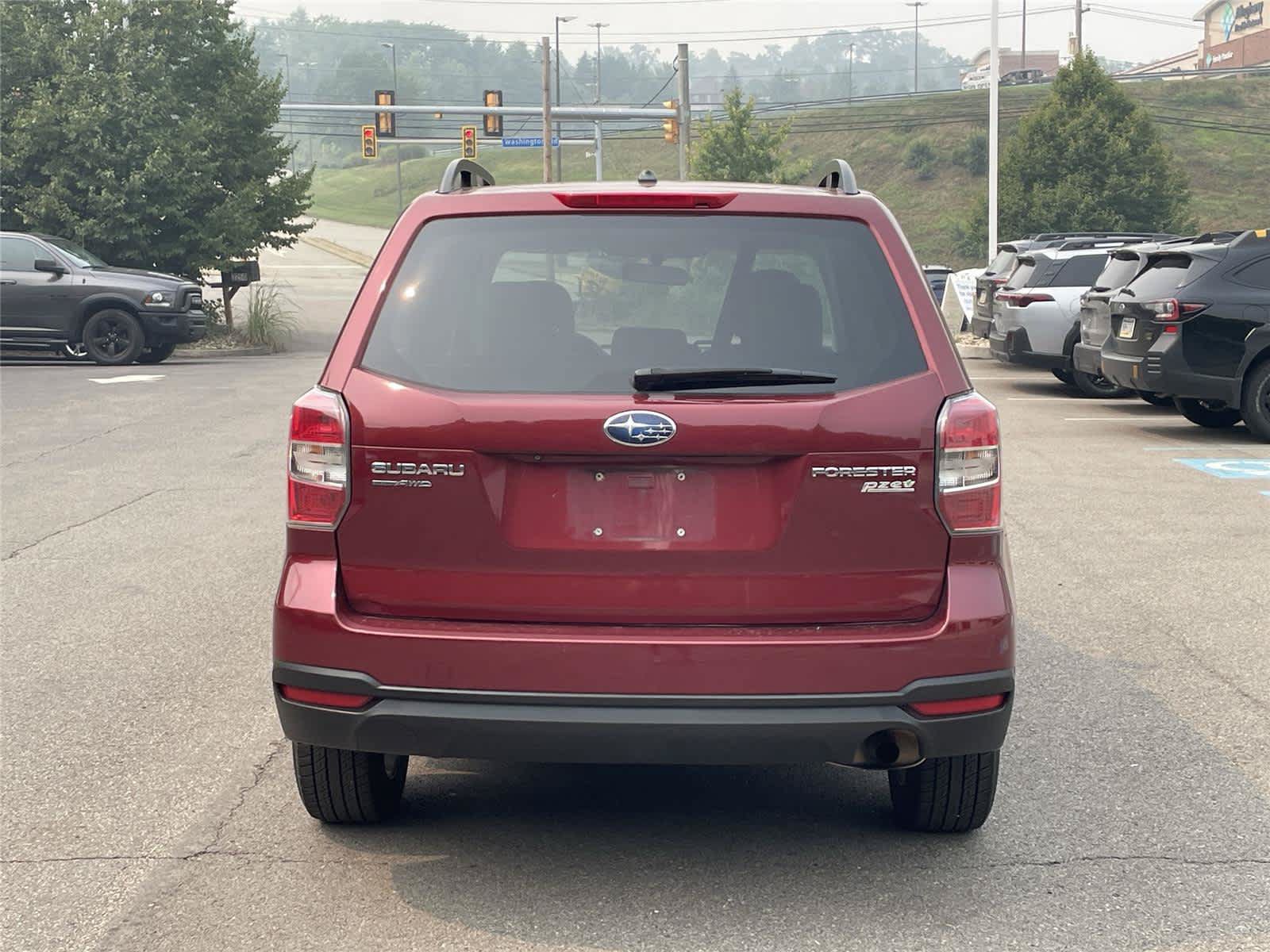 Used 2015 Subaru Forester 2.5i Premium w/ All-Weather Package AWD/4WD image 4