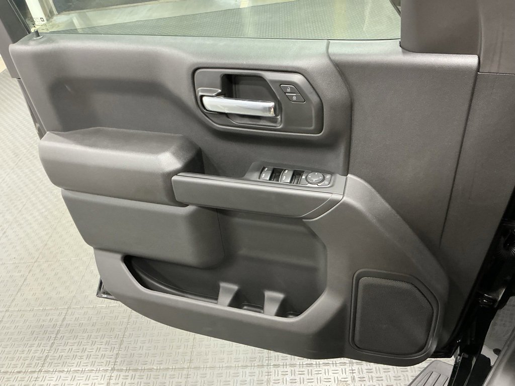 Used 2025 Chevrolet Silverado 1500 Custom Trail Boss w/ Dark Appearance Package image 31