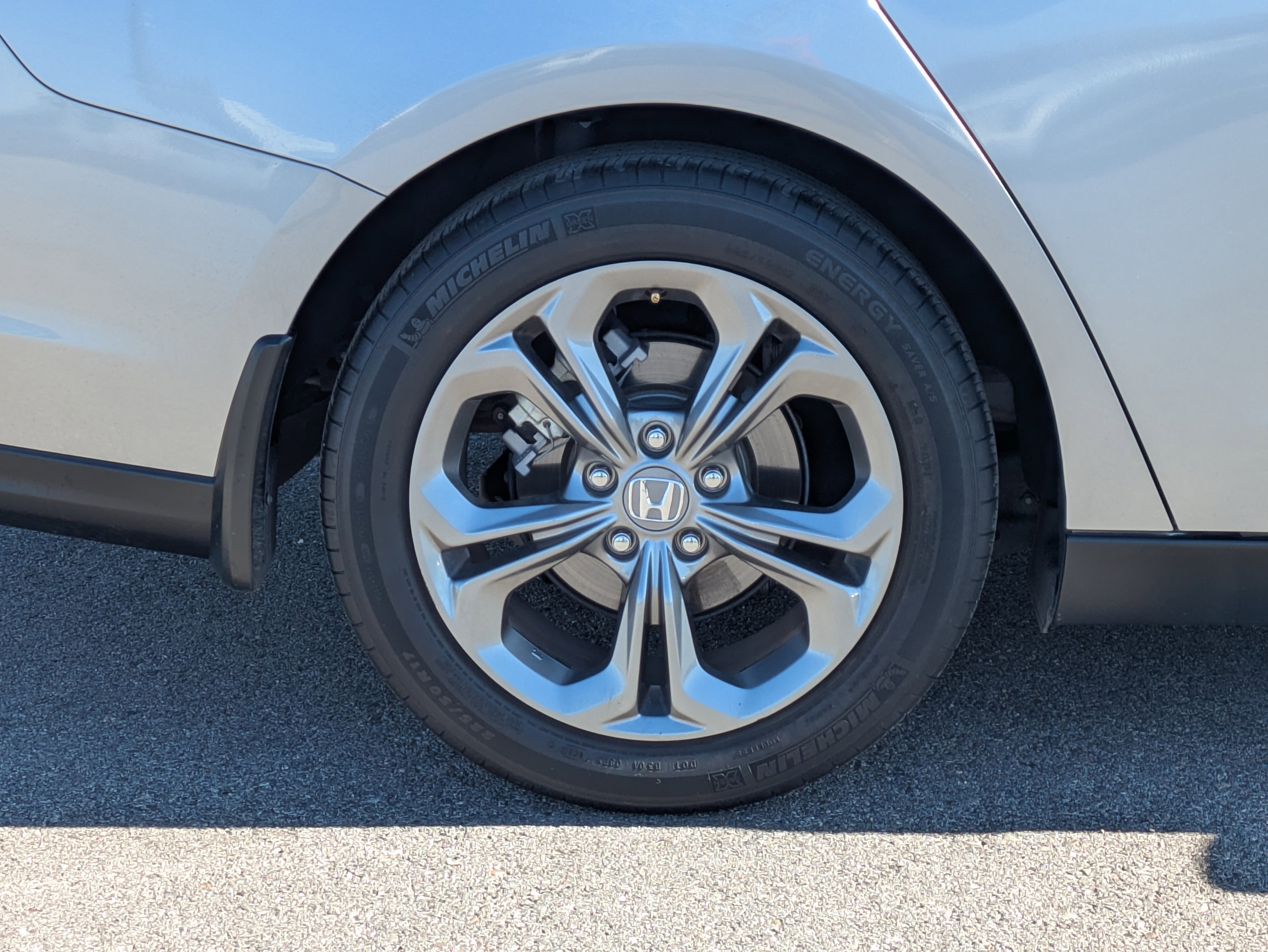 Used 2023 Honda Accord EX image 9