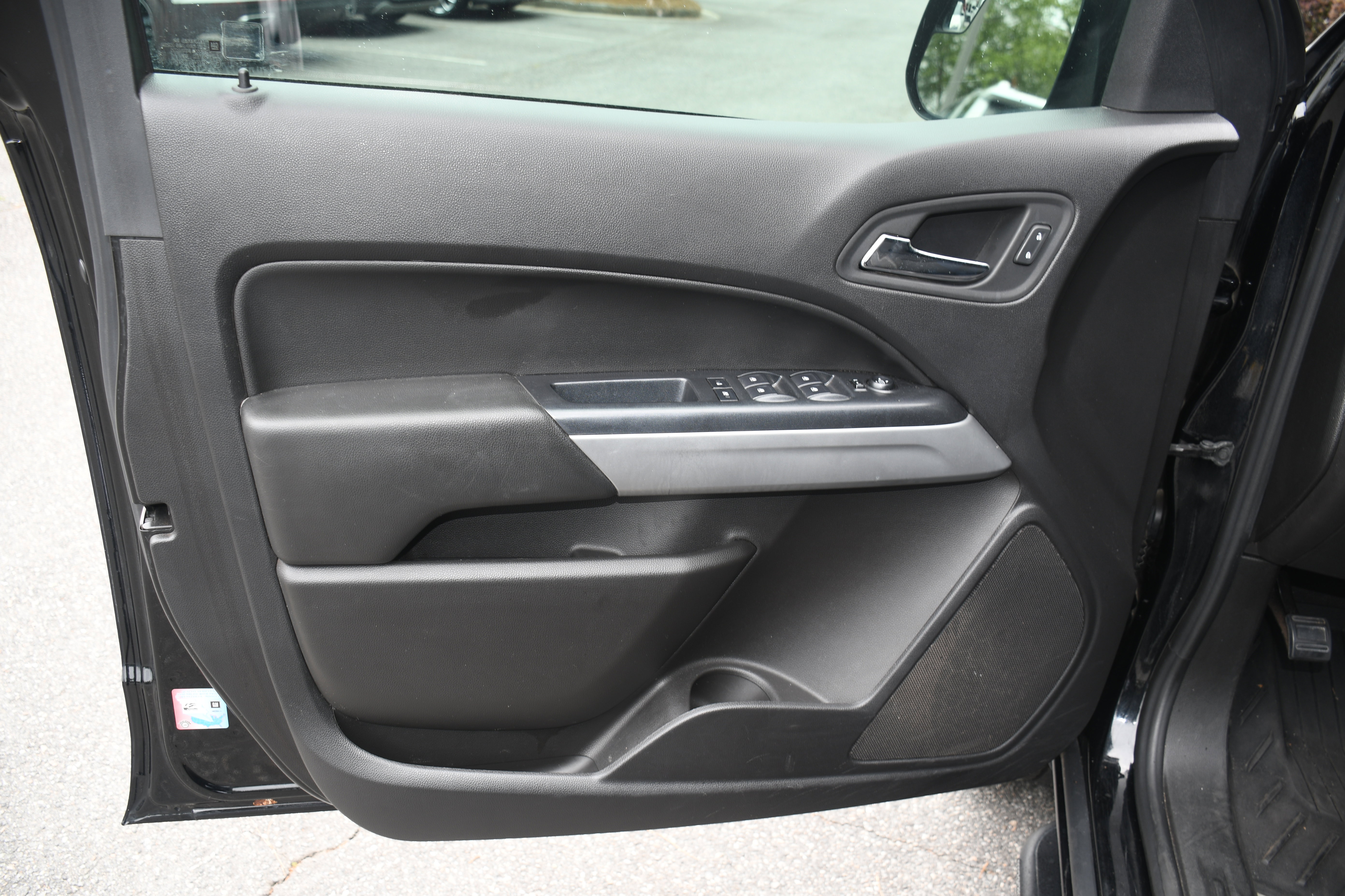 Used 2021 Chevrolet Colorado LT w/ LT Convenience Package RWD image 9