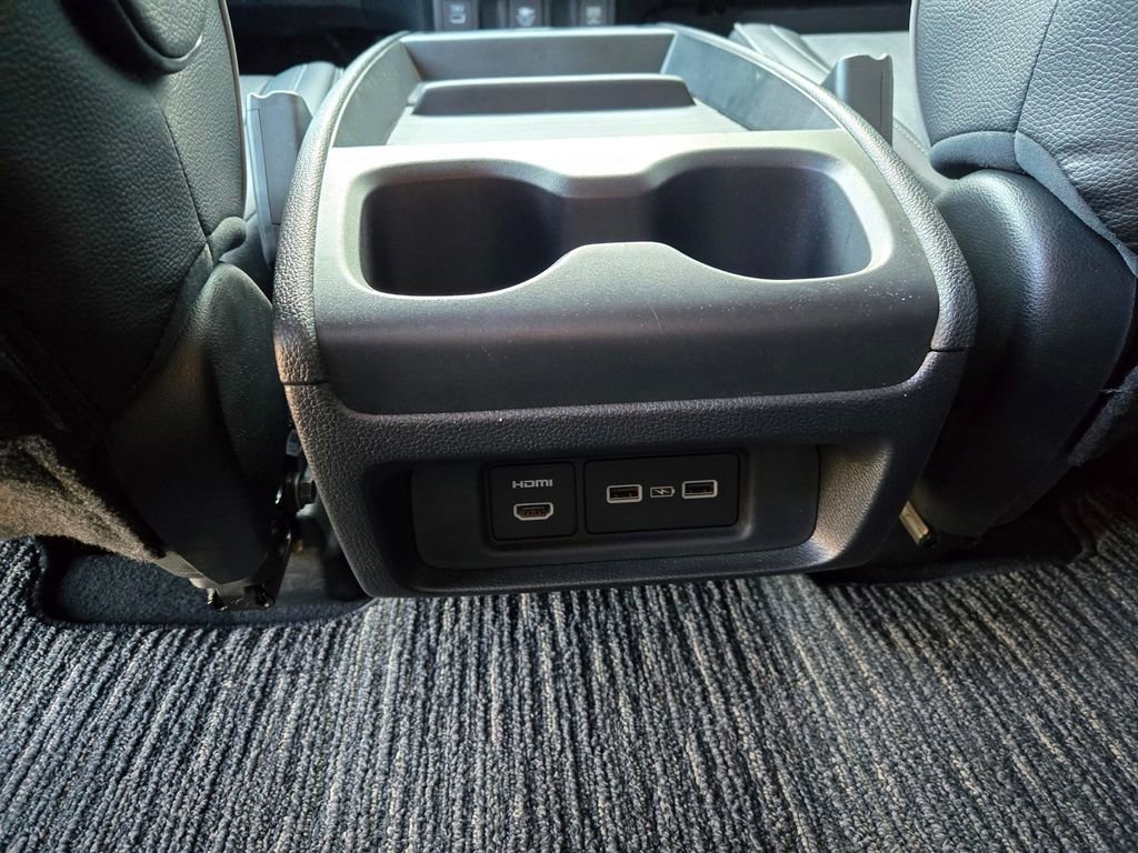 Used 2024 Honda Odyssey Elite image 11