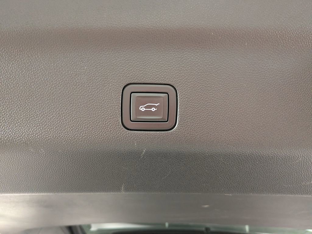 Certified 2024 Chevrolet Tahoe High Country w/ Advanced Technology Package image 11