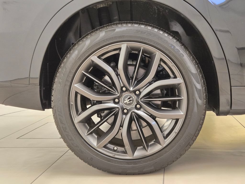 Certified 2024 Maserati Levante GT Ultima AWD/4WD image 7