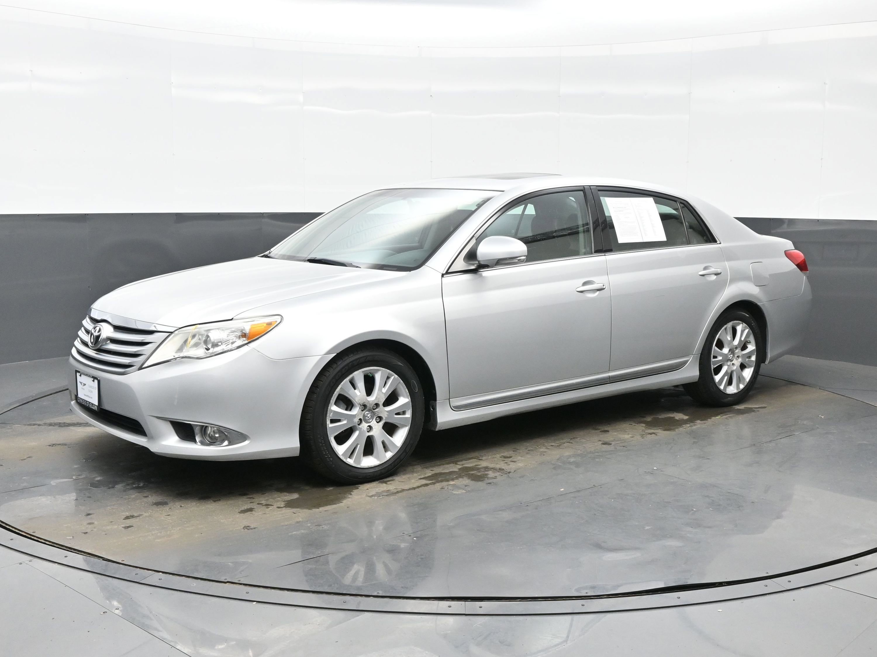 Used 2012 Toyota Avalon image 2