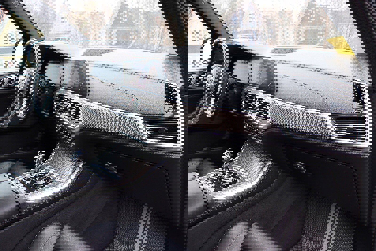 Used 2020 BMW X5 M50i w/ Premium Package image 22