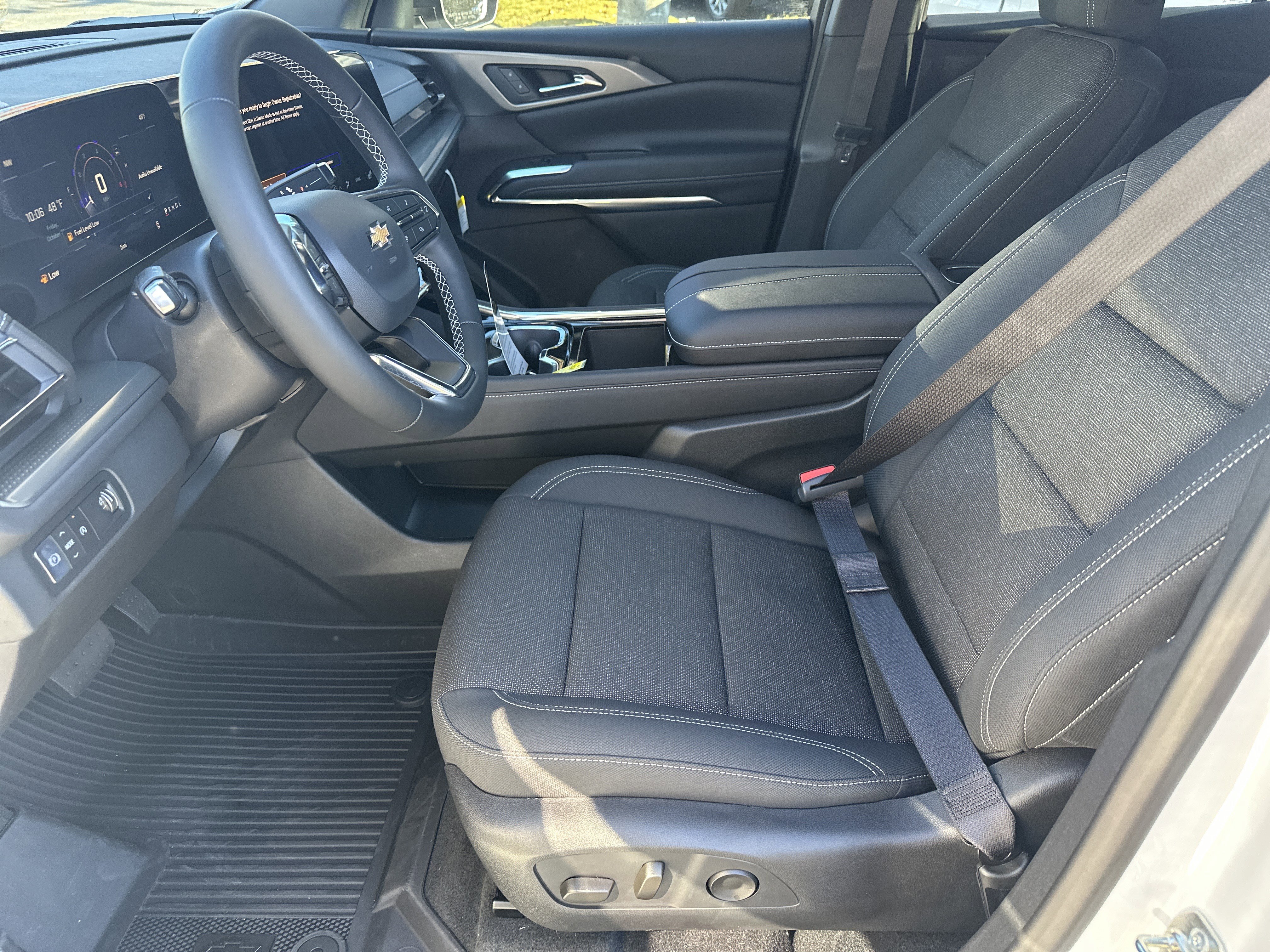 New 2026 Chevrolet Traverse LT w/ Sun and Wheel Package image 9