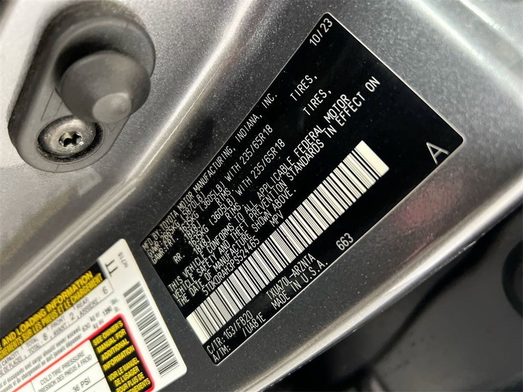 Used 2023 Toyota Highlander LE image 28