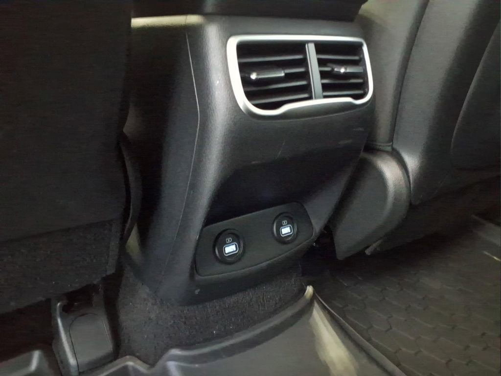 Used 2023 Hyundai Santa Fe SEL image 23