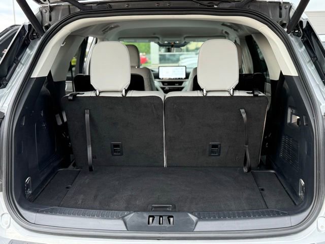 Certified 2025 Ford Explorer Active w/ Active Comfort Package AWD/4WD image 23