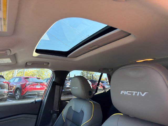 Used 2024 Chevrolet Trax ACTIV w/ Sunroof Package FWD image 24