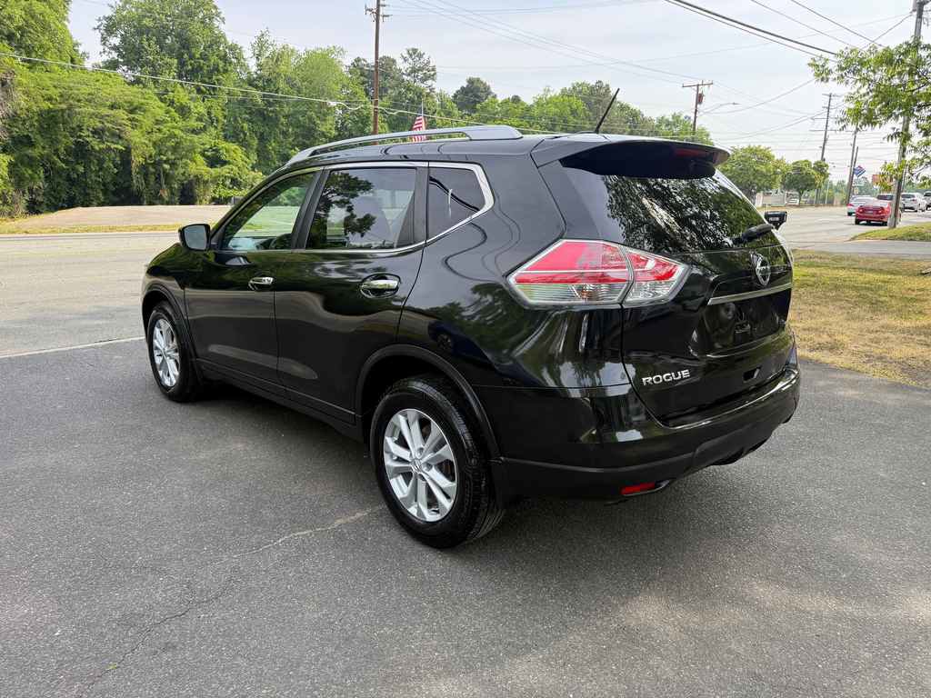 Used 2016 Nissan Rogue SV FWD image 4