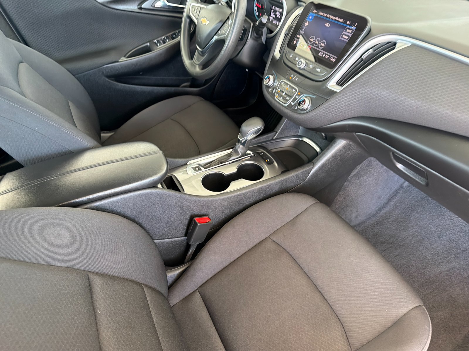 Used 2024 Chevrolet Malibu LT FWD image 16