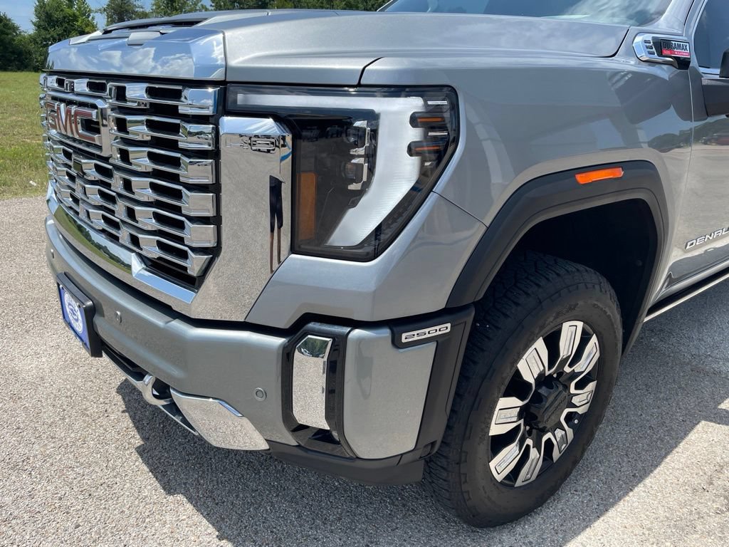 Used 2025 GMC Sierra 2500 Denali w/ Denali Reserve Package AWD/4WD image 11