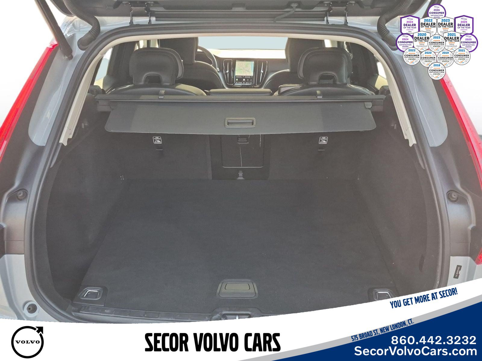 Used 2024 Volvo XC60 B5 Core w/ Protection Package Premier AWD/4WD image 6