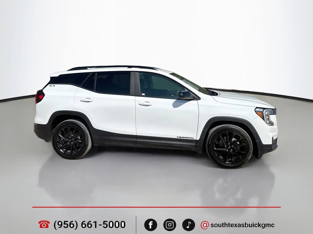 Used 2024 GMC Terrain SLE w/ Driver Convenience Package FWD image 9