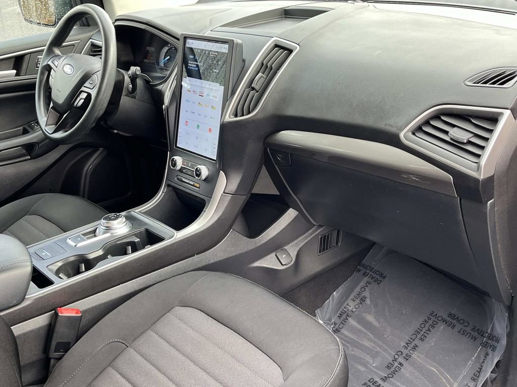 Used 2022 Ford Edge SE w/ Black Appearance Package image 23