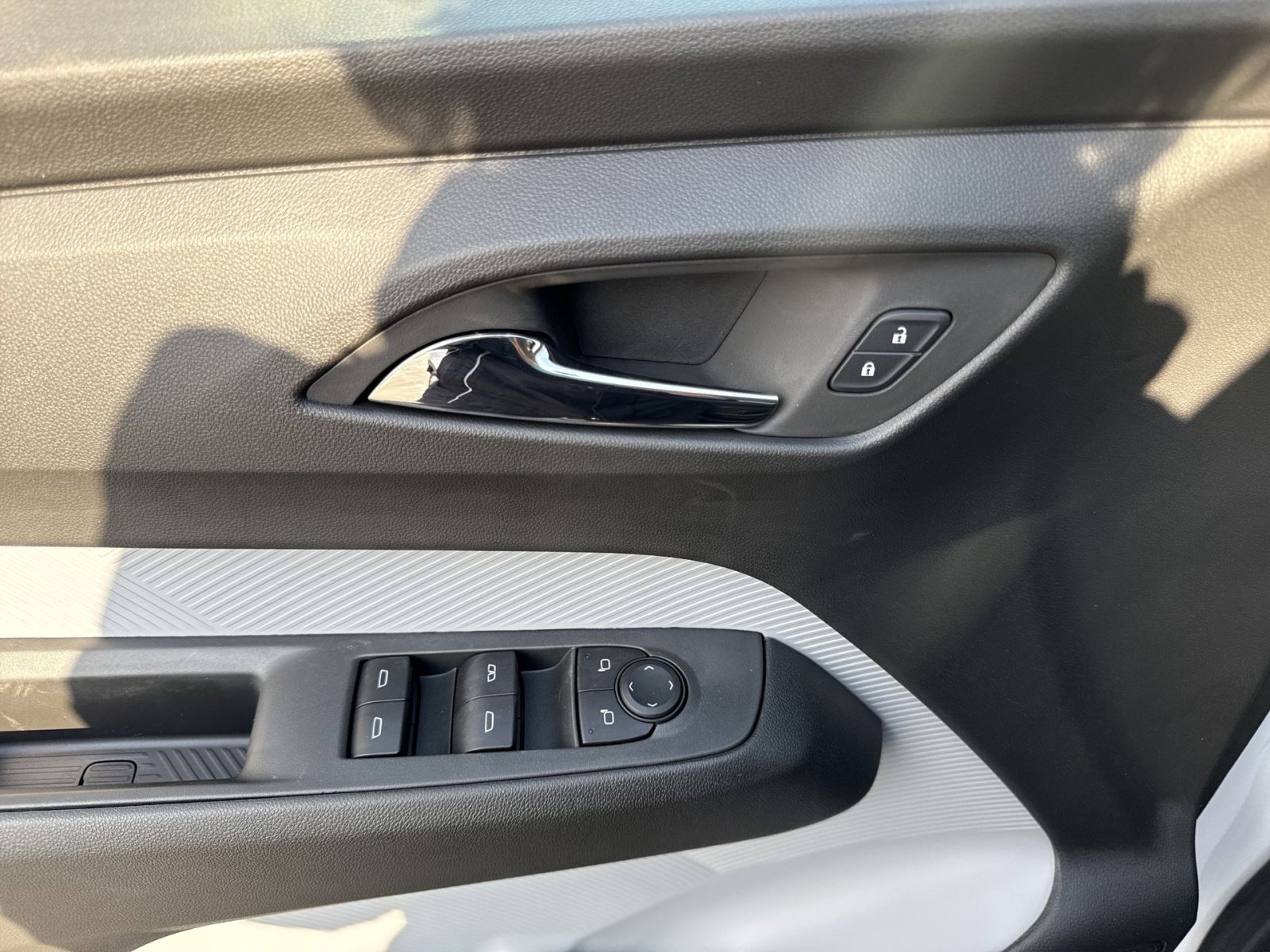 New 2027 Chevrolet Bolt LT w/ Comfort Package image 15