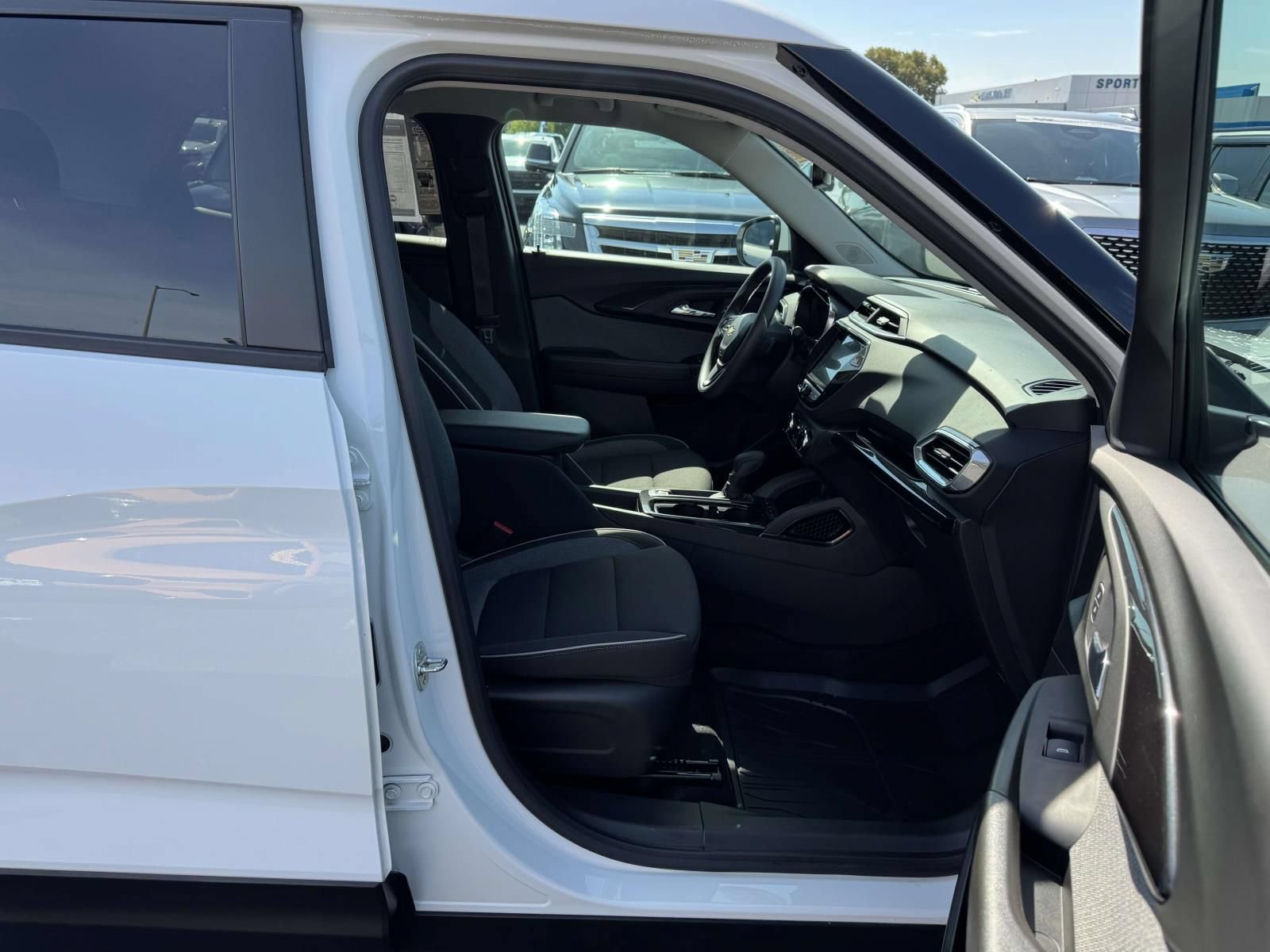 Used 2023 Chevrolet TrailBlazer LT w/ Convenience Package AWD/4WD image 15