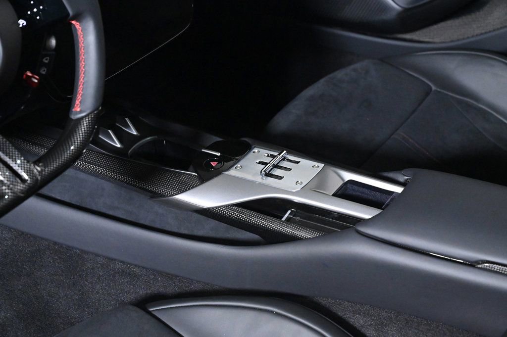 Certified 2025 Ferrari 12Cilindri image 16