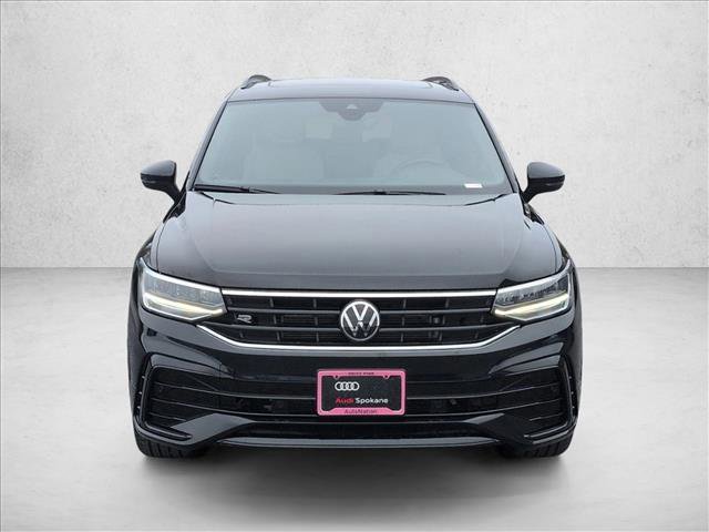 Used 2023 Volkswagen Tiguan SE R-Line image 2