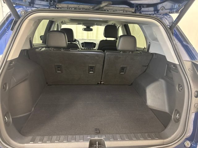 Used 2022 GMC Terrain SLT w/ Infotainment Package II AWD/4WD image 16
