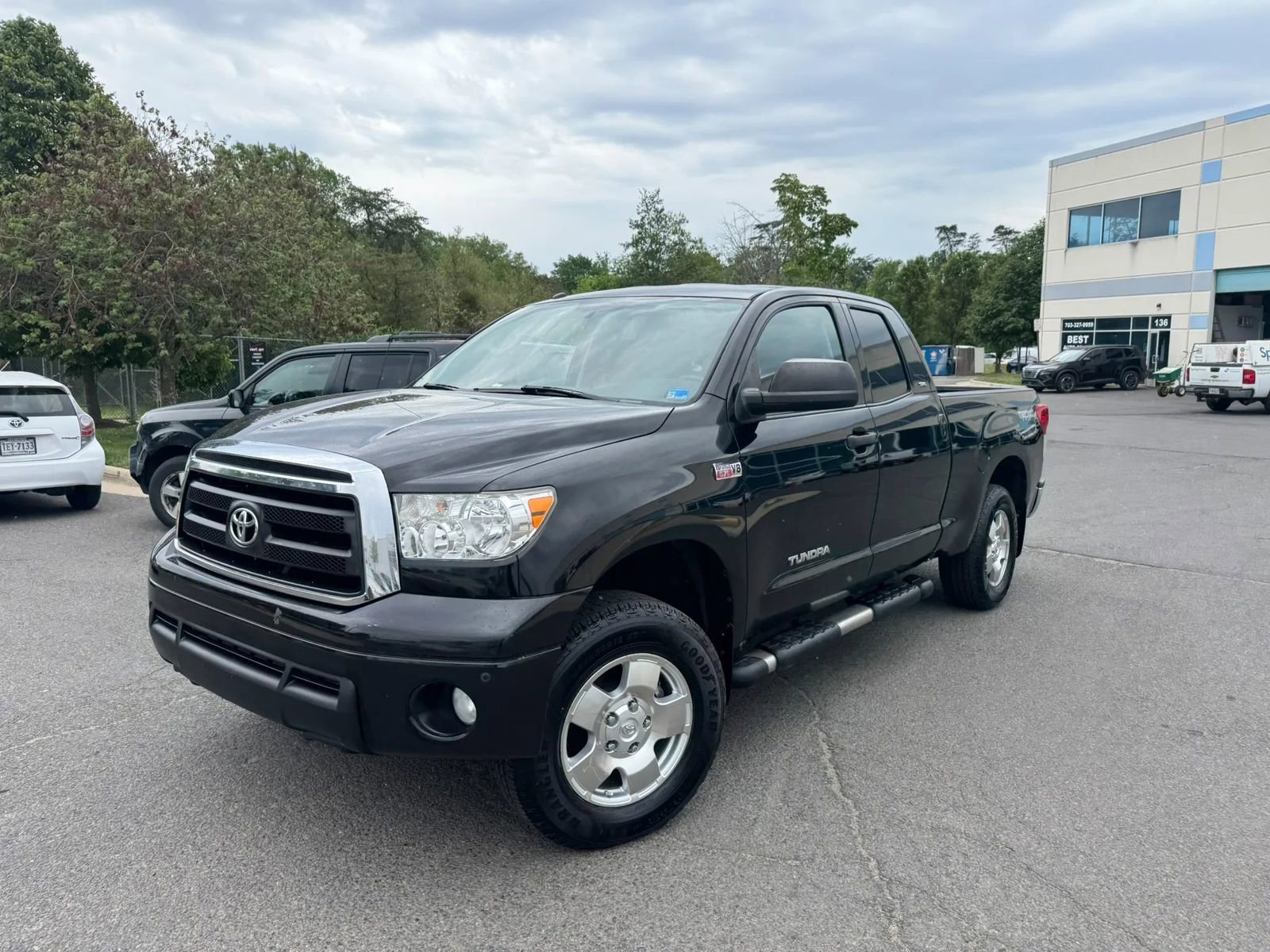 Used 2011 Toyota Tundra 4x4 Double Cab image 4