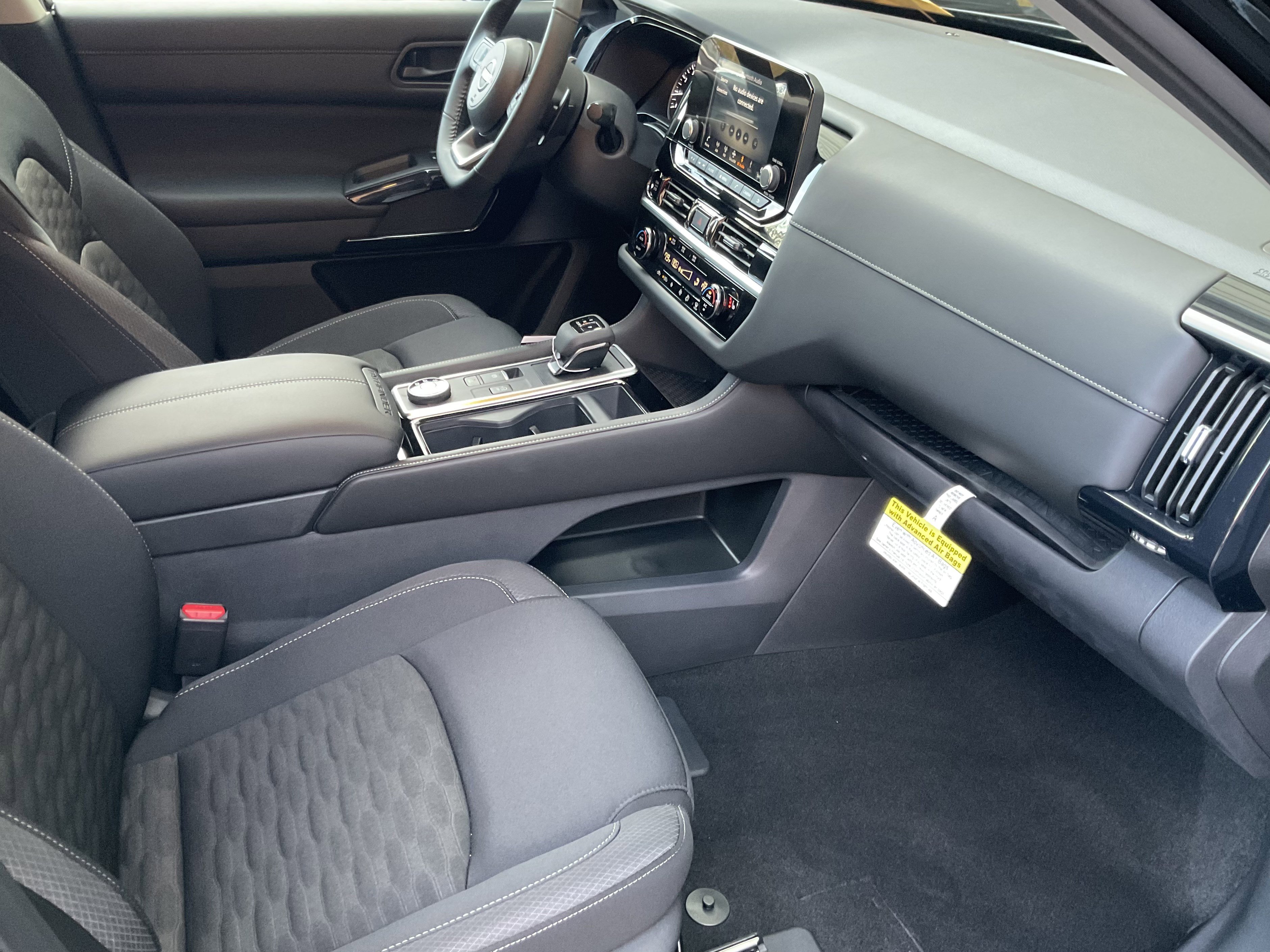 Used 2025 Nissan Pathfinder SV AWD/4WD image 32