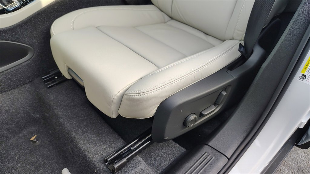 New 2026 Volvo XC40 B5 Plus w/ Protection Package Premier image 10