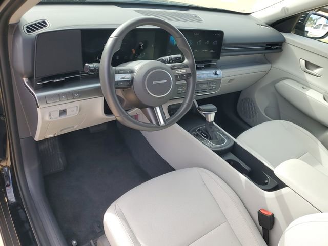 Used 2025 Hyundai Kona SEL image 4