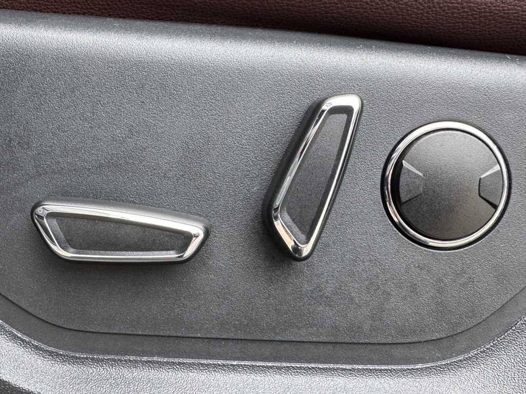 Used 2024 Ford Expedition Limited image 20