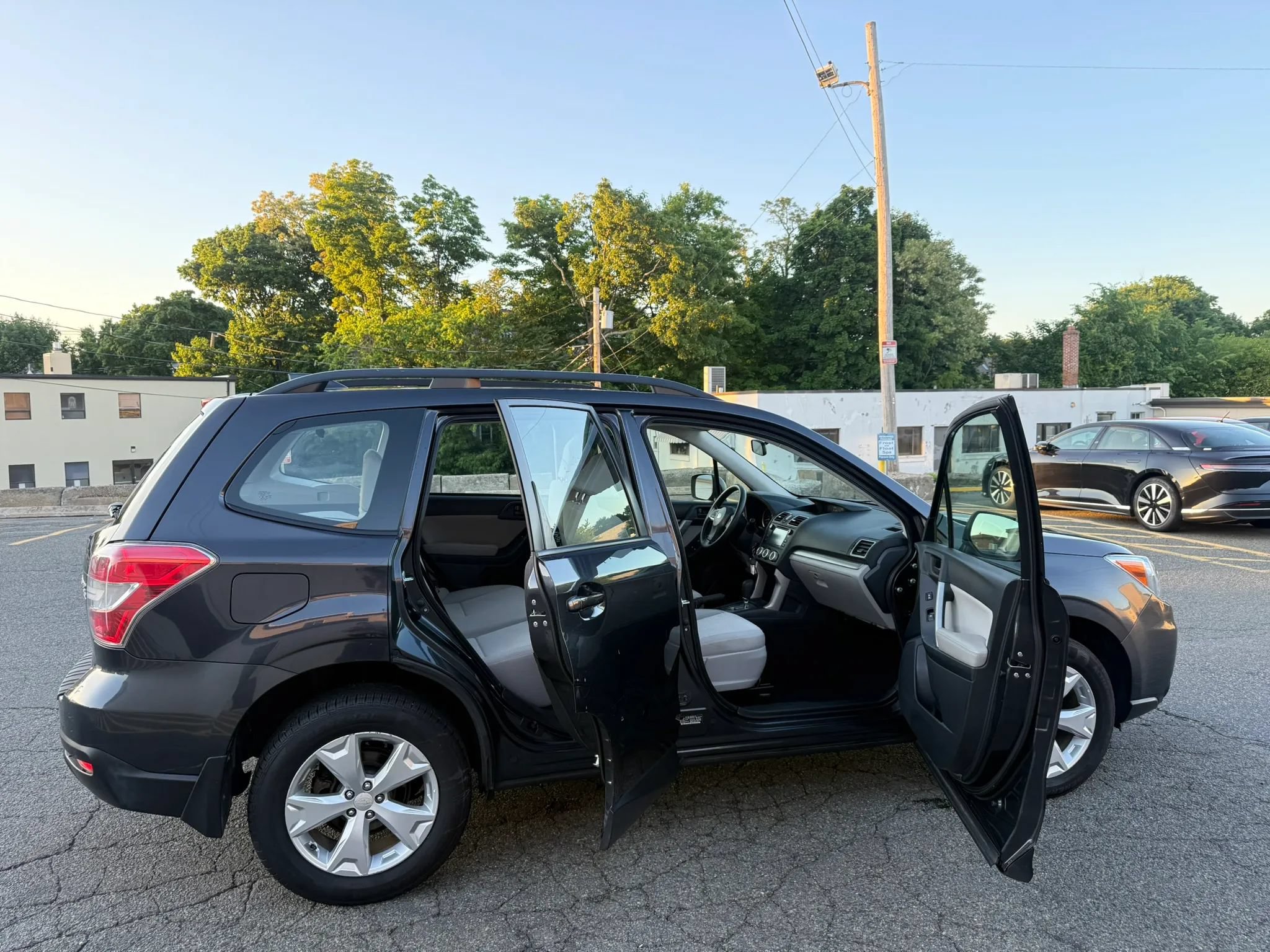 Used 2016 Subaru Forester 2.5i w/ Alloy Wheel Package AWD/4WD image 8