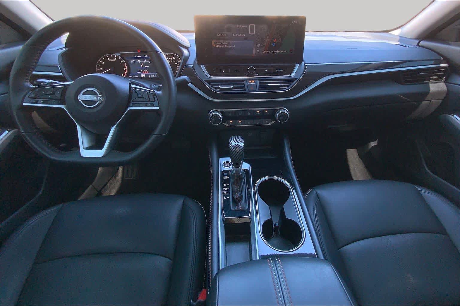 Used 2024 Nissan Altima 2.5 SR w/ SR Premium Package FWD image 16
