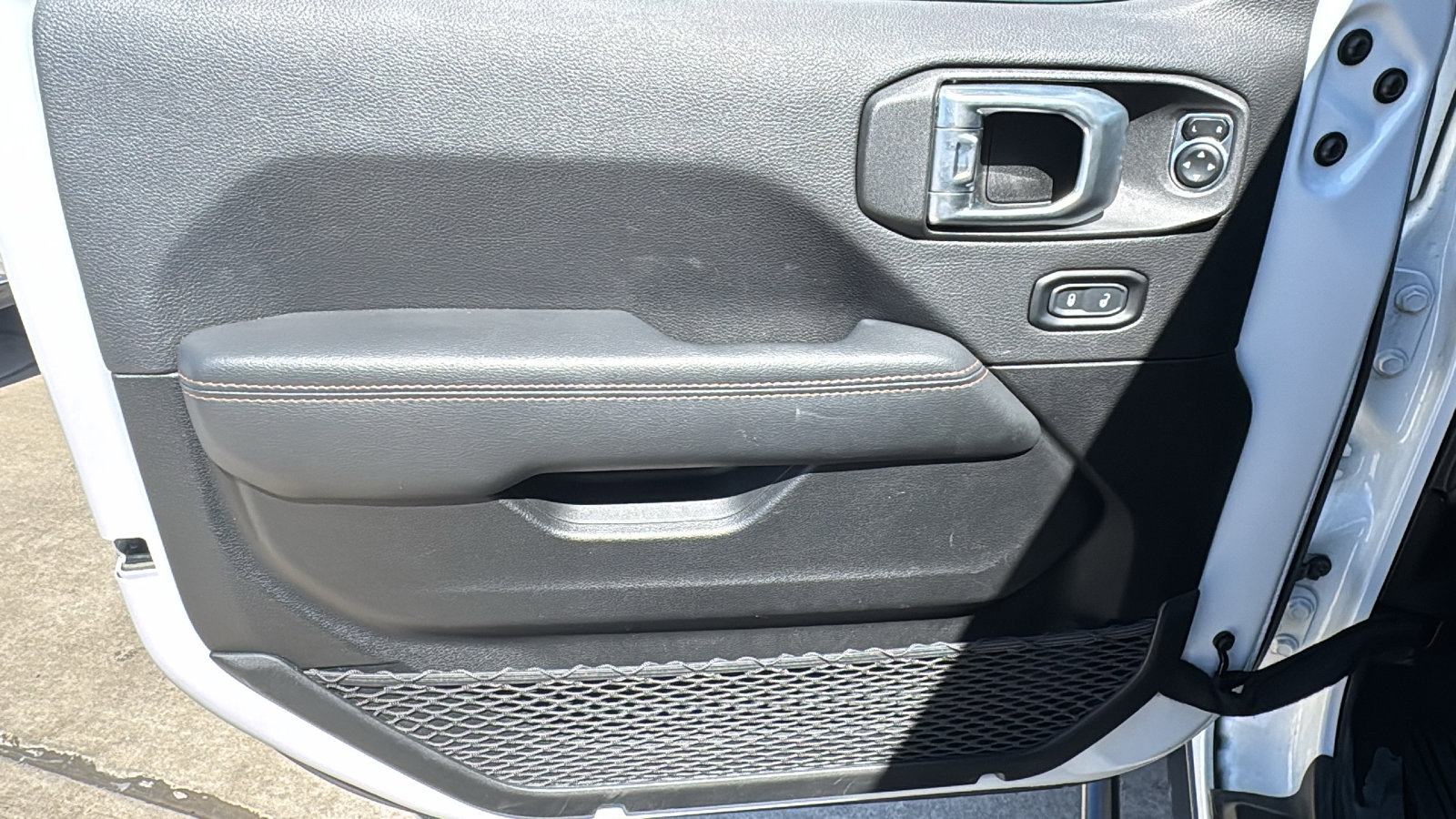 Used 2023 Jeep Wrangler Rubicon 392 w/ Trailer Tow Package image 12