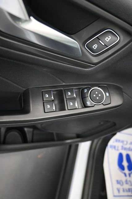 New 2025 Ford Escape SE image 12