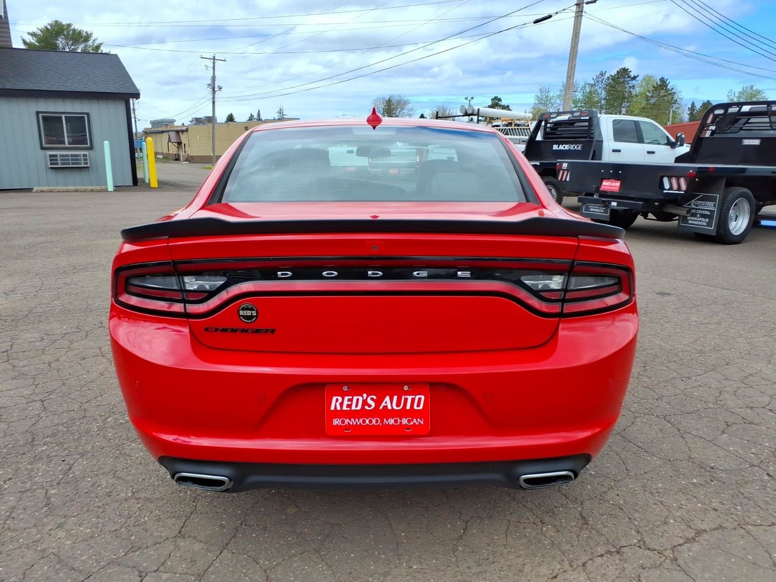Used 2017 Dodge Charger SXT w/ AWD Plus Group image 5