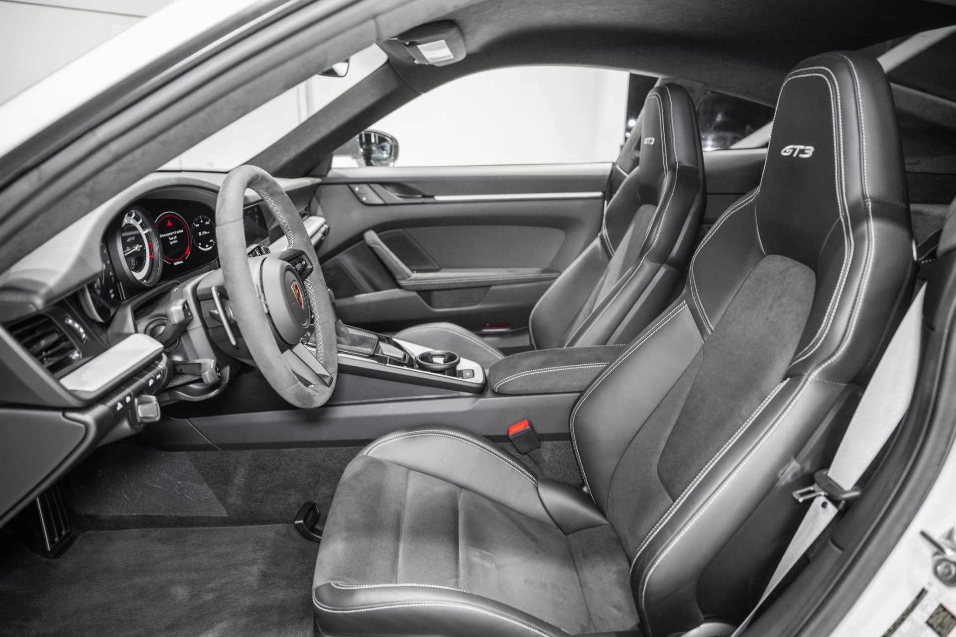 Used 2022 Porsche 911 GT3 image 2