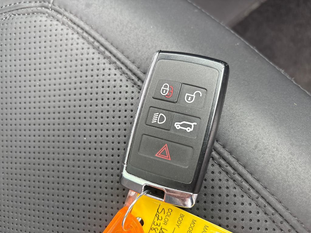Used 2025 Land Rover Defender 110 S AWD/4WD image 52