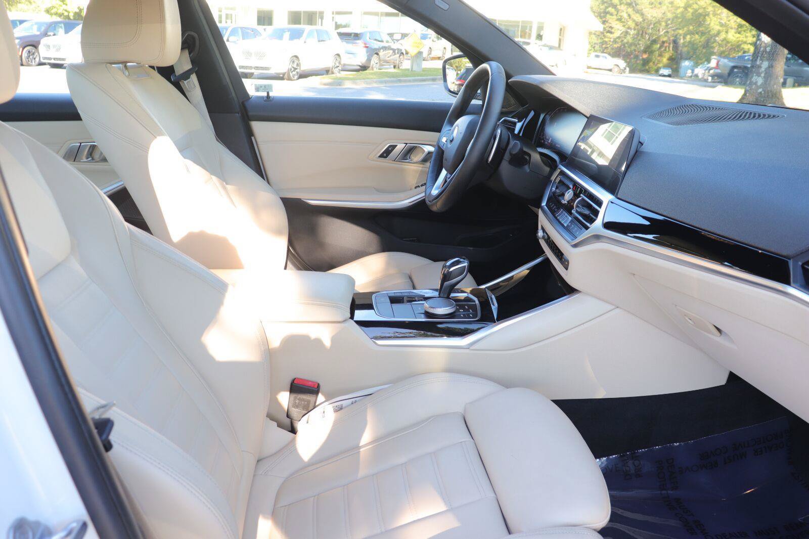 Used 2019 BMW 330i Sedan w/ Premium Package RWD image 16