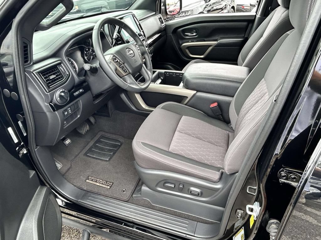 Used 2024 Nissan Titan SV w/ SV Bronze Edition Package RWD image 11