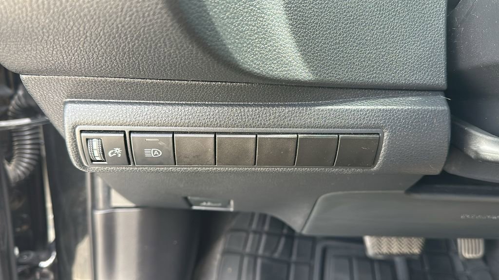 Used 2020 Toyota Corolla SE image 20
