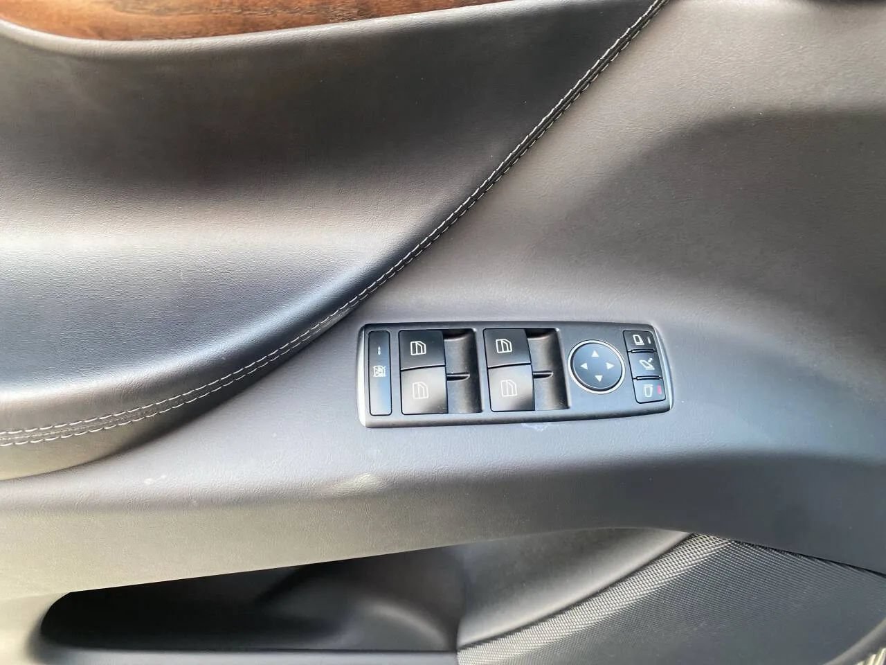 Used 2019 Tesla Model X AWD/4WD image 11