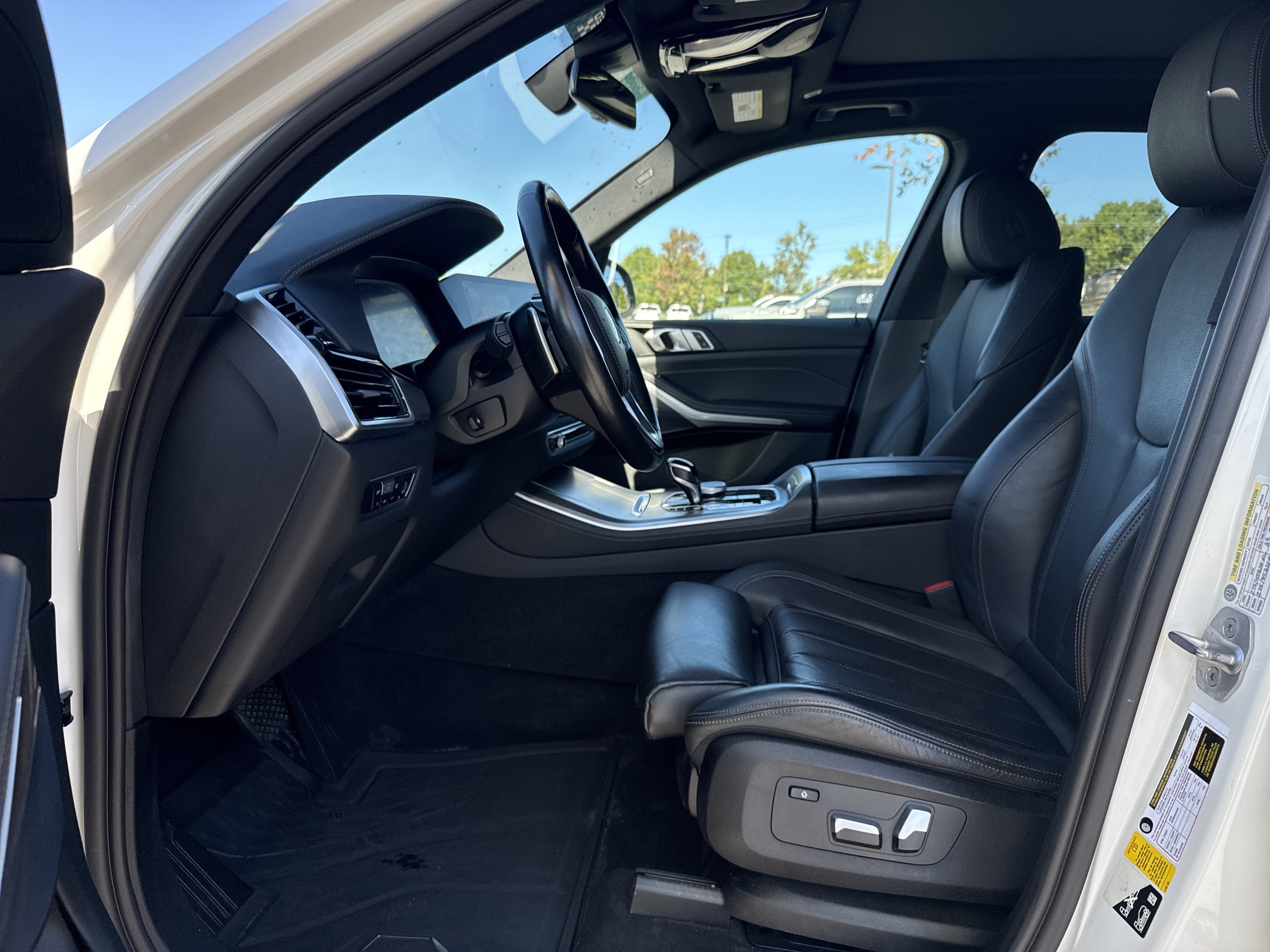 Used 2022 BMW X5 xDrive40i AWD/4WD image 17
