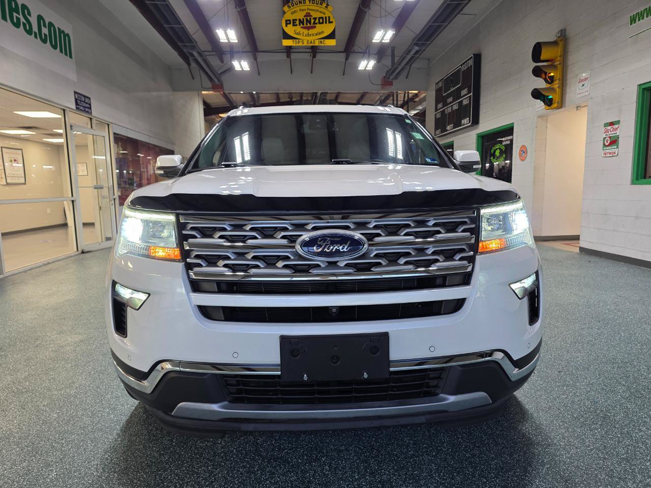 Used 2019 Ford Explorer Limited w/ Ford Safe & Smart Package AWD/4WD image 3