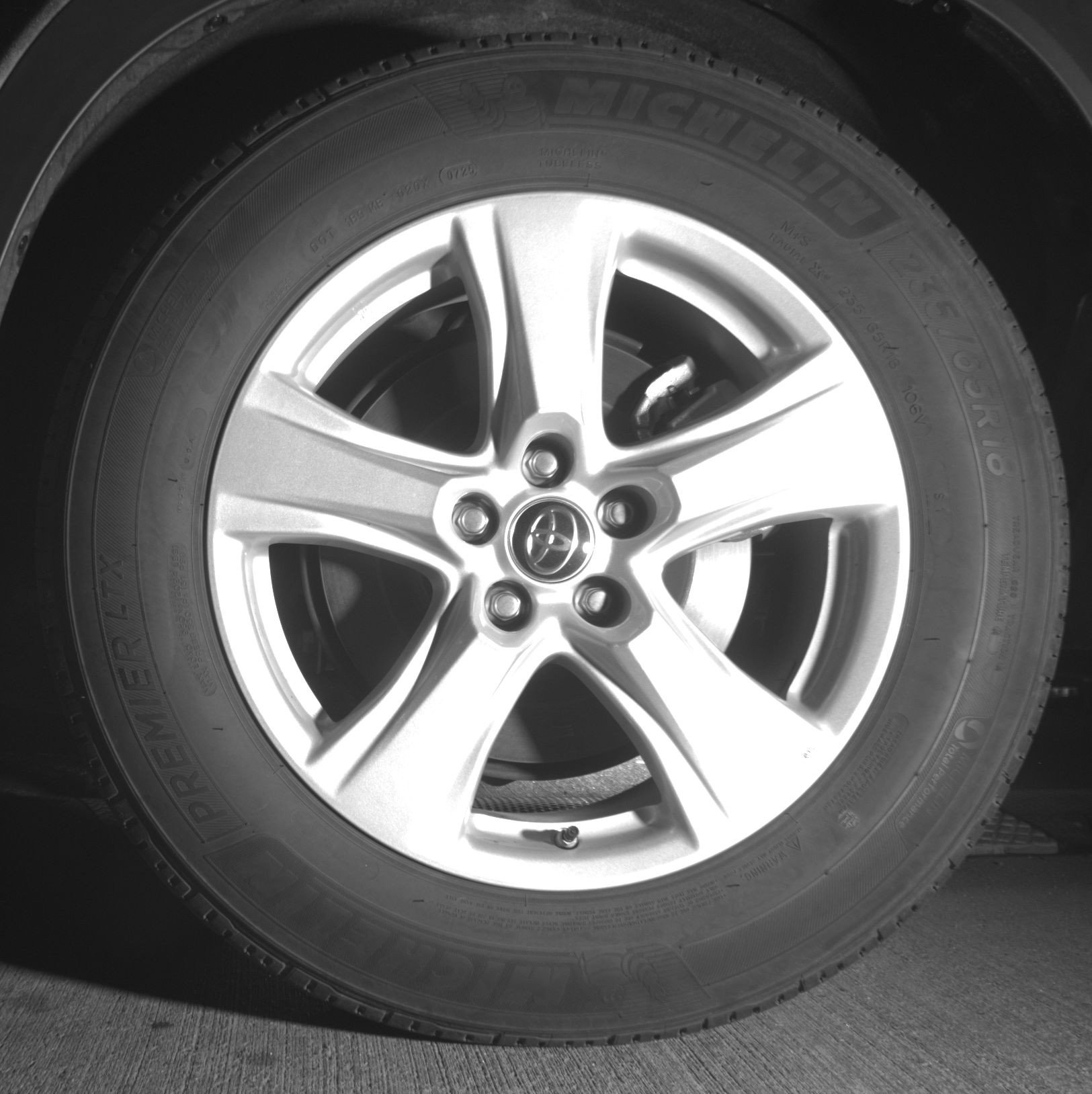 Used 2025 Toyota Highlander LE image 14