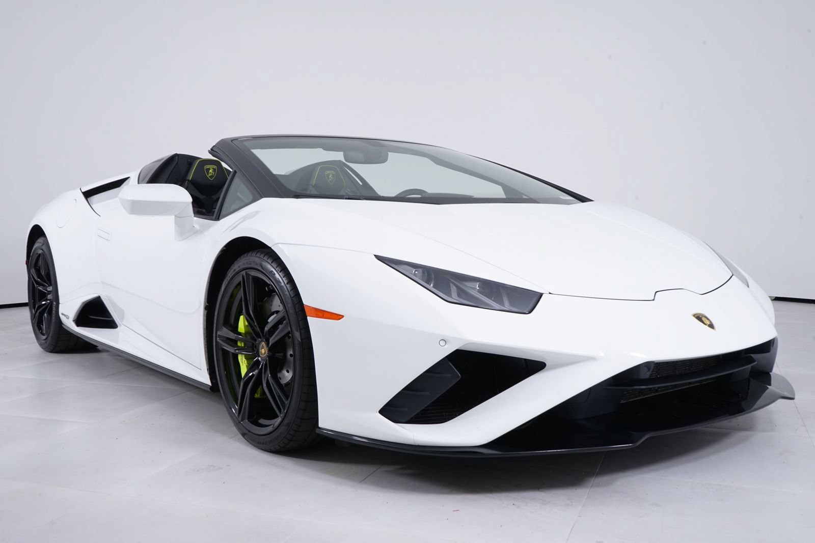Used 2020 Lamborghini Huracan EVO RWD image 17
